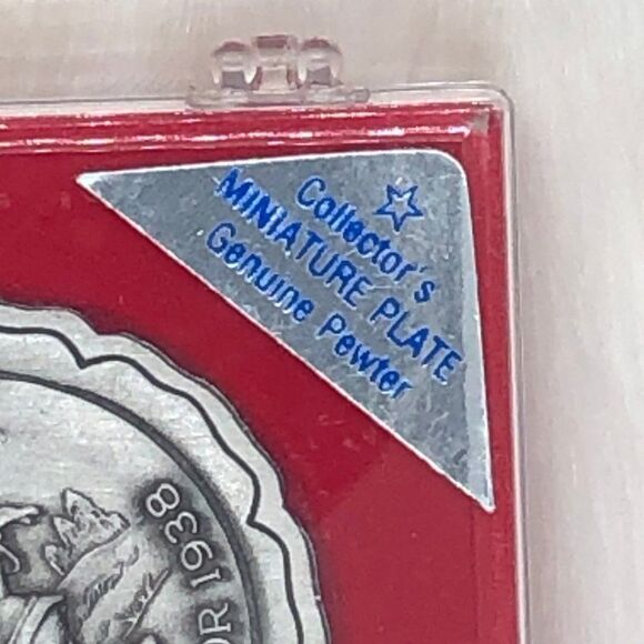 Disney Brave Little Tailor Mickey 1938‎ Pewter Miniature Plate - Picture 4 of 5